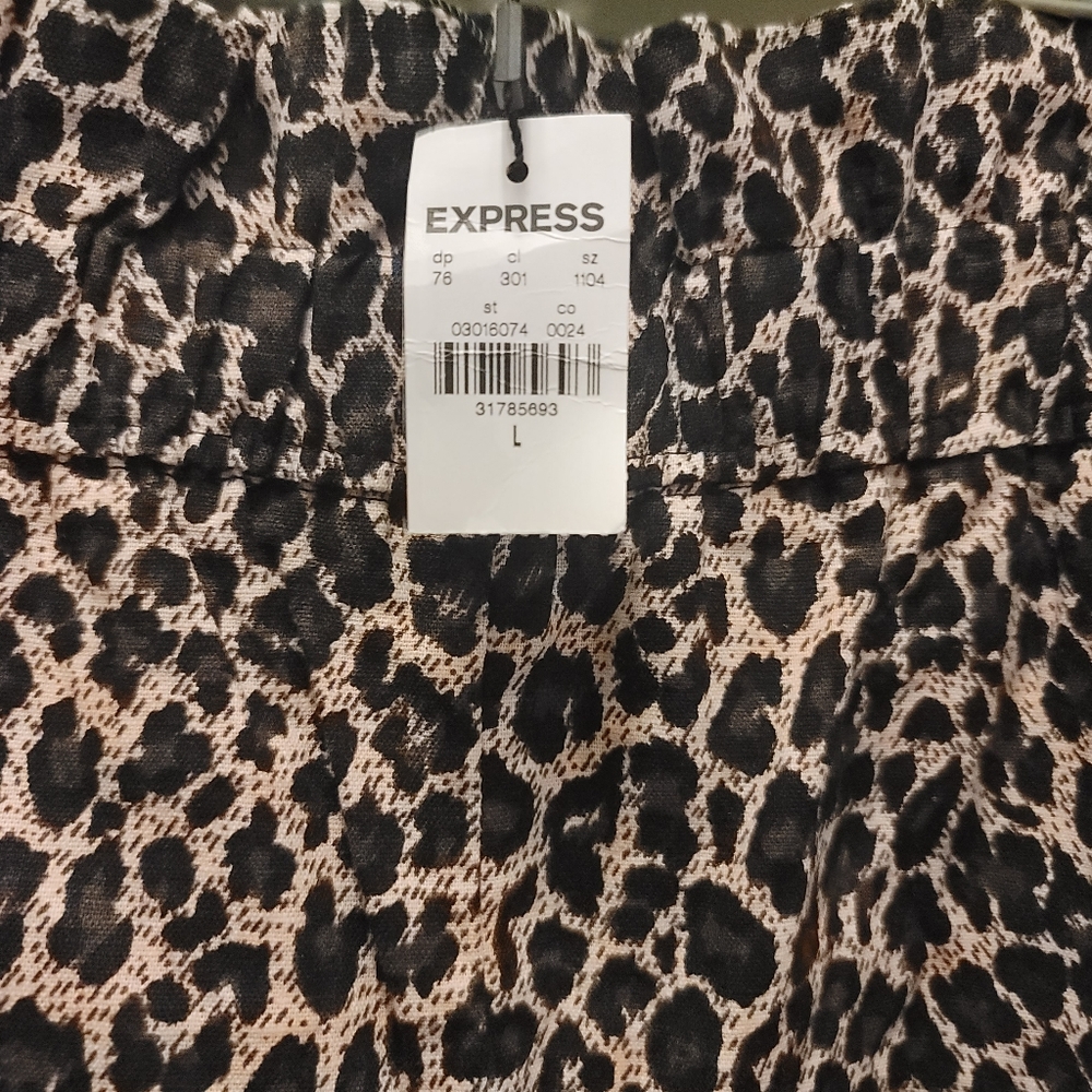 Express Linen blend shorts with pockets - Picture 2 of 6
